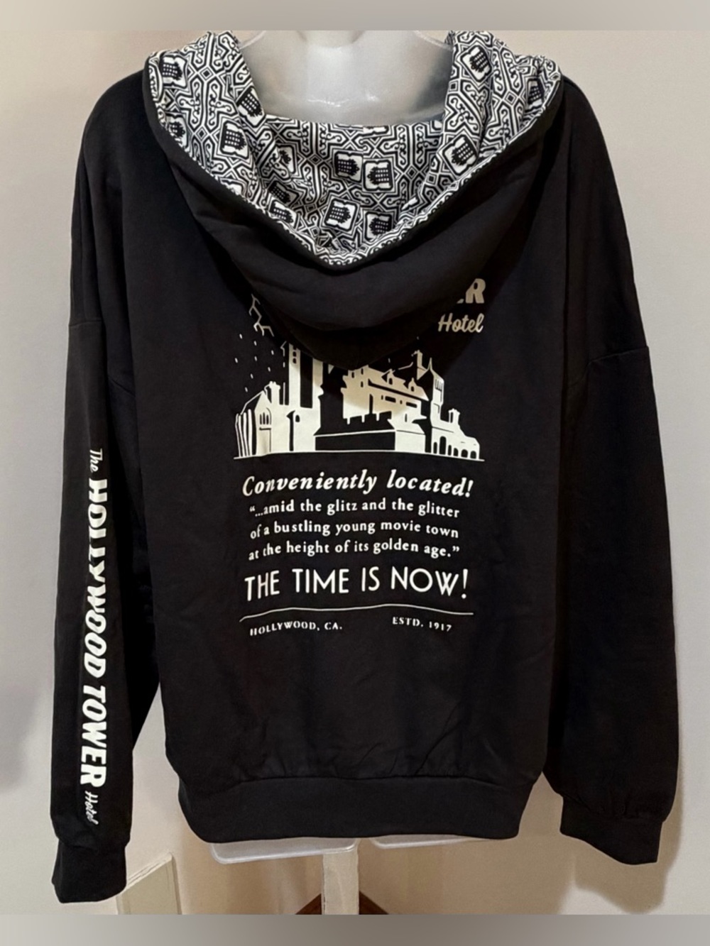 NEW WITH TAGS HOLLYWOOD TOWER HOTEL FULL ZIP UP HOODIE JACKET SIZE EXTRA LARGE